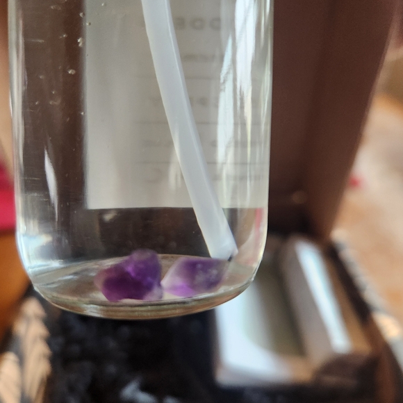 Crystal Infused Smudge Spray & Aromatherapy Roller, and Jade Scalp Massager Gift - Picture 6 of 10